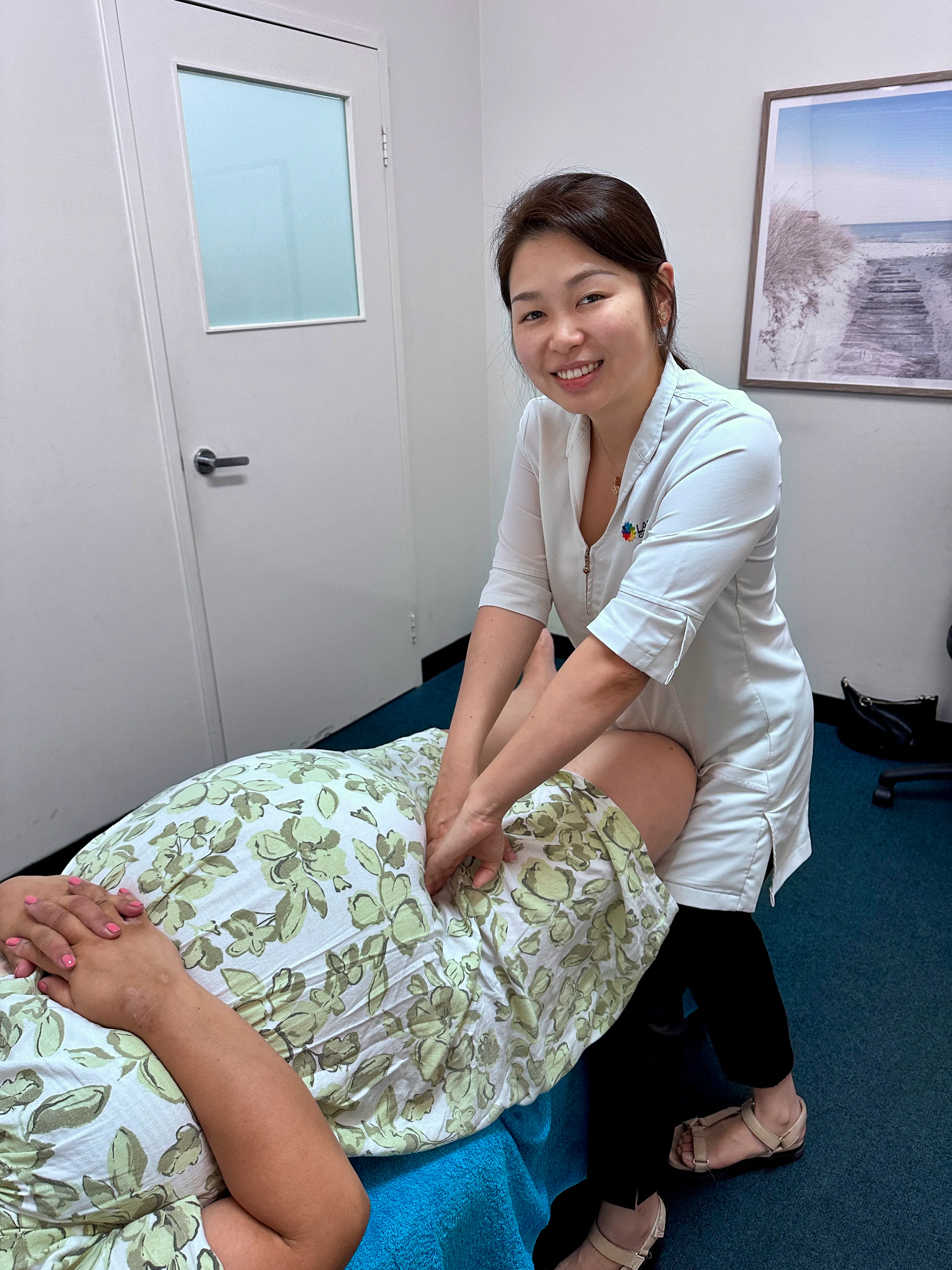 Lakeside Chiropractic clinician providing pregnancy chiropractic care