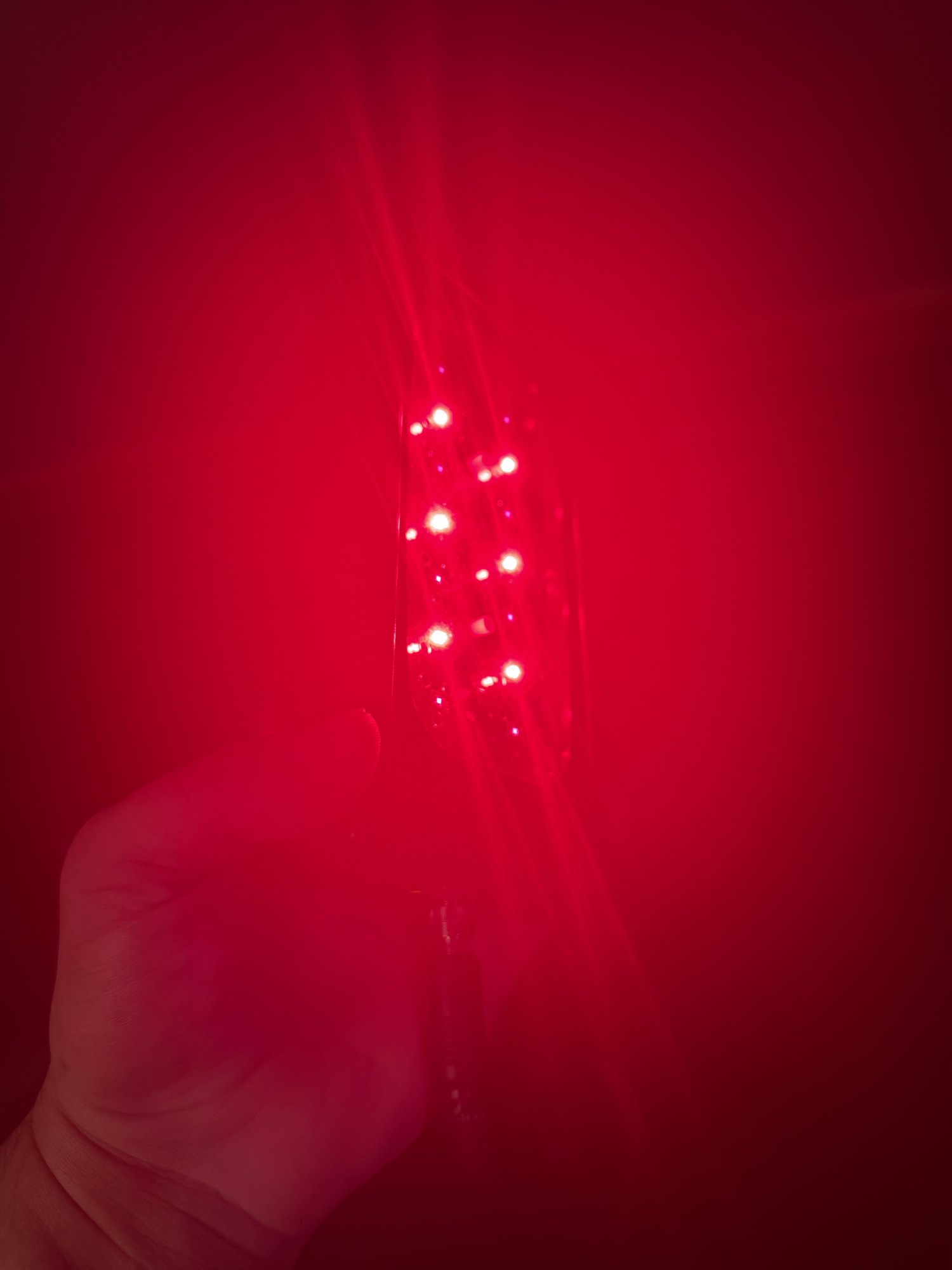 Photobiomodulation treatment device emitting red light at Boundless