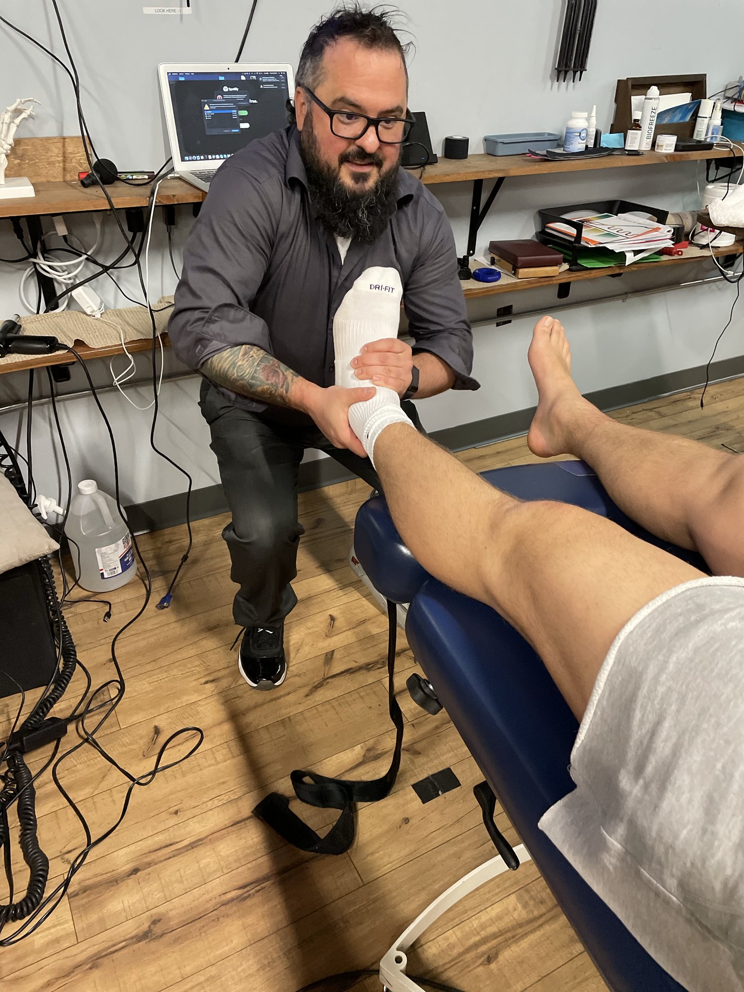 Extremity chiropractic treatment for the leg and lower-body joints at Boundless in Bottineau