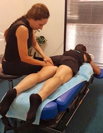 massage thigh