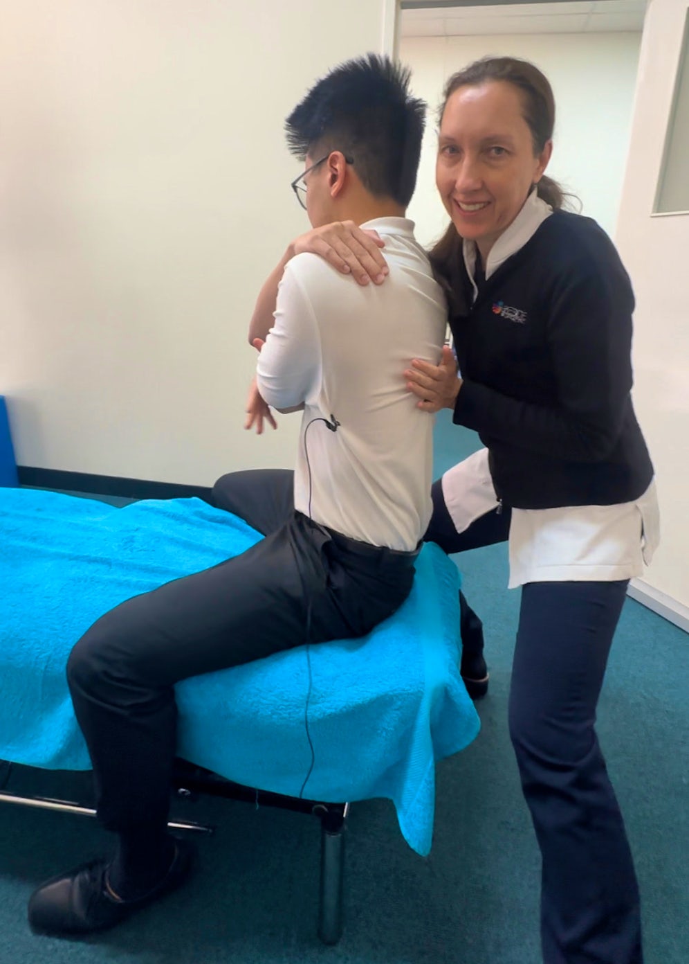 chiropractic adjustment at laskeside chiropractic joondalup perth wa