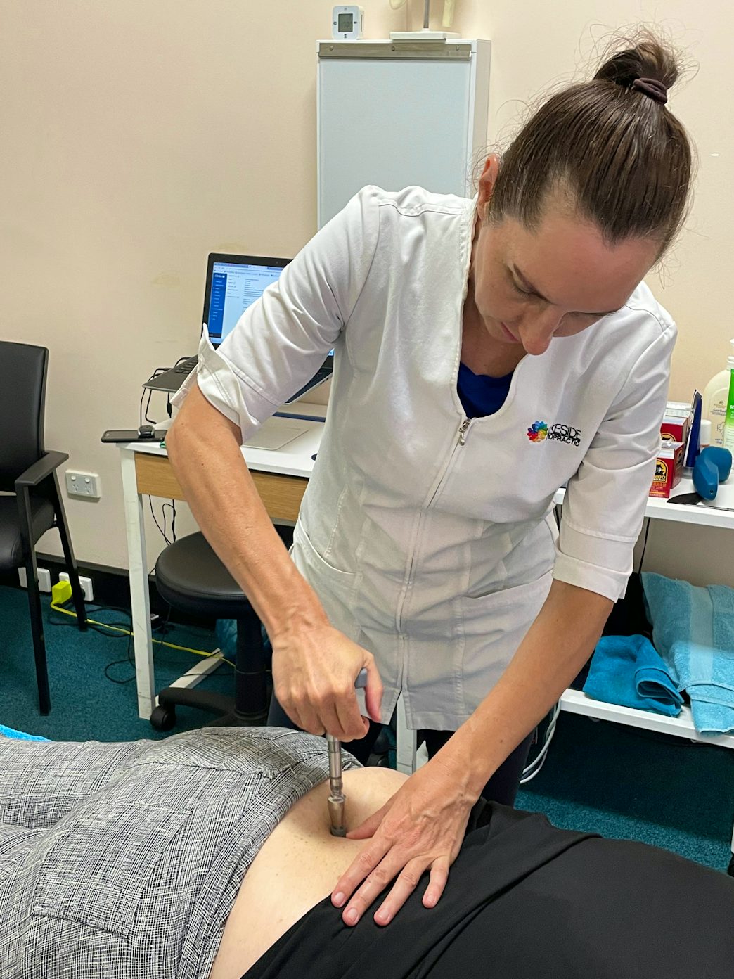chiropractic adjustment dr schiller lakeside chiropractic joondalup perth wa