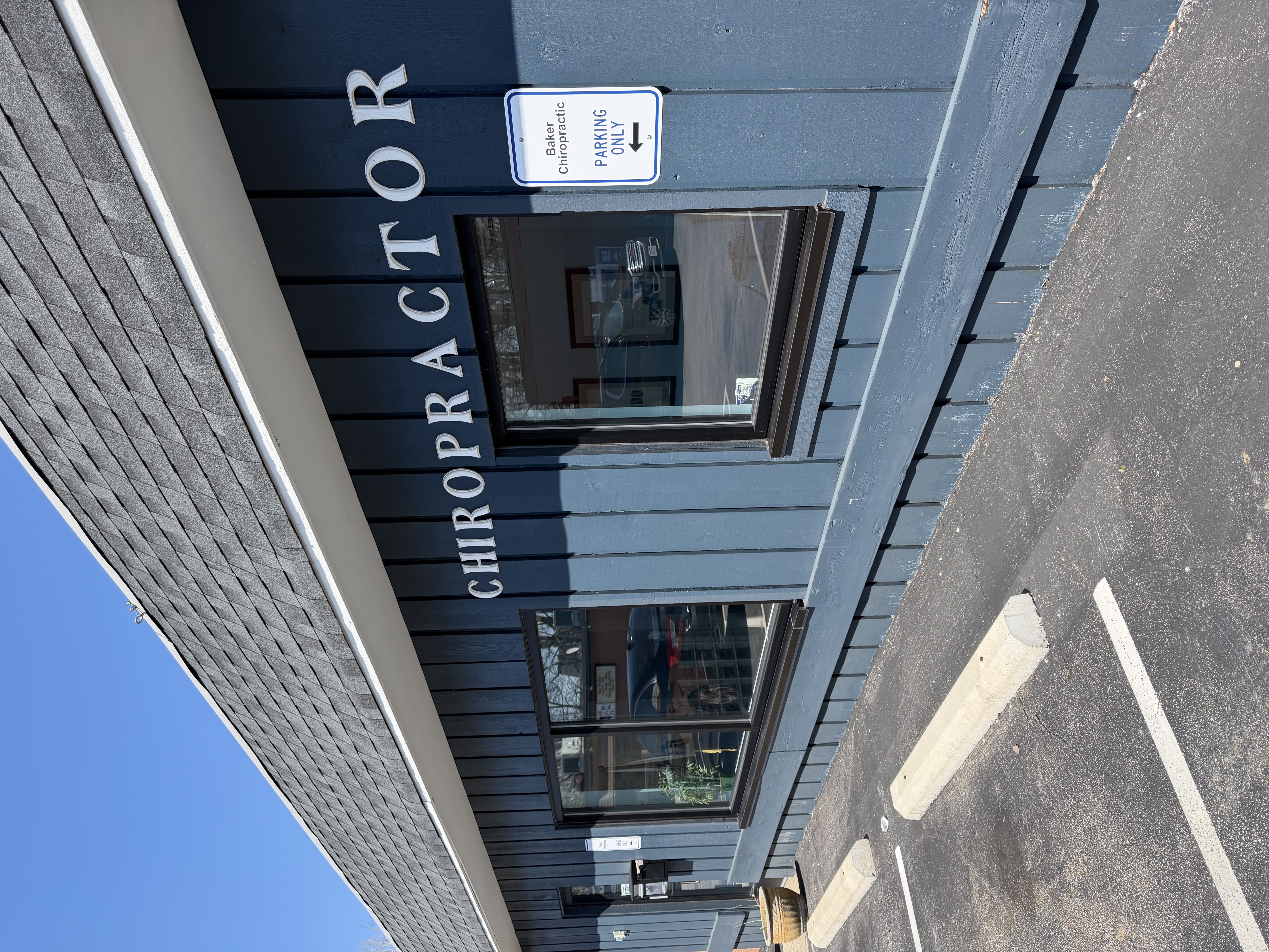 front view of baker chiropractic wellness from the outside